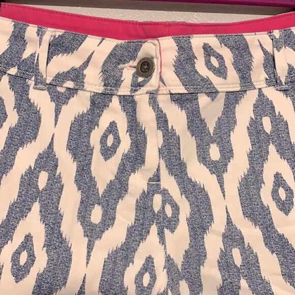 Woman's Shorts Size 10 Isaac Mizrahi Blue White Cotton Blend Stretch Preppy - Picture 3 of 7